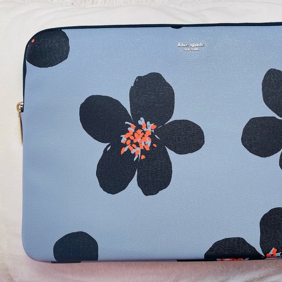 Kate Spade Blue Floral Universal Laptop Case Bag - Pop Art Style Flowers NWOT - Picture 2 of 9